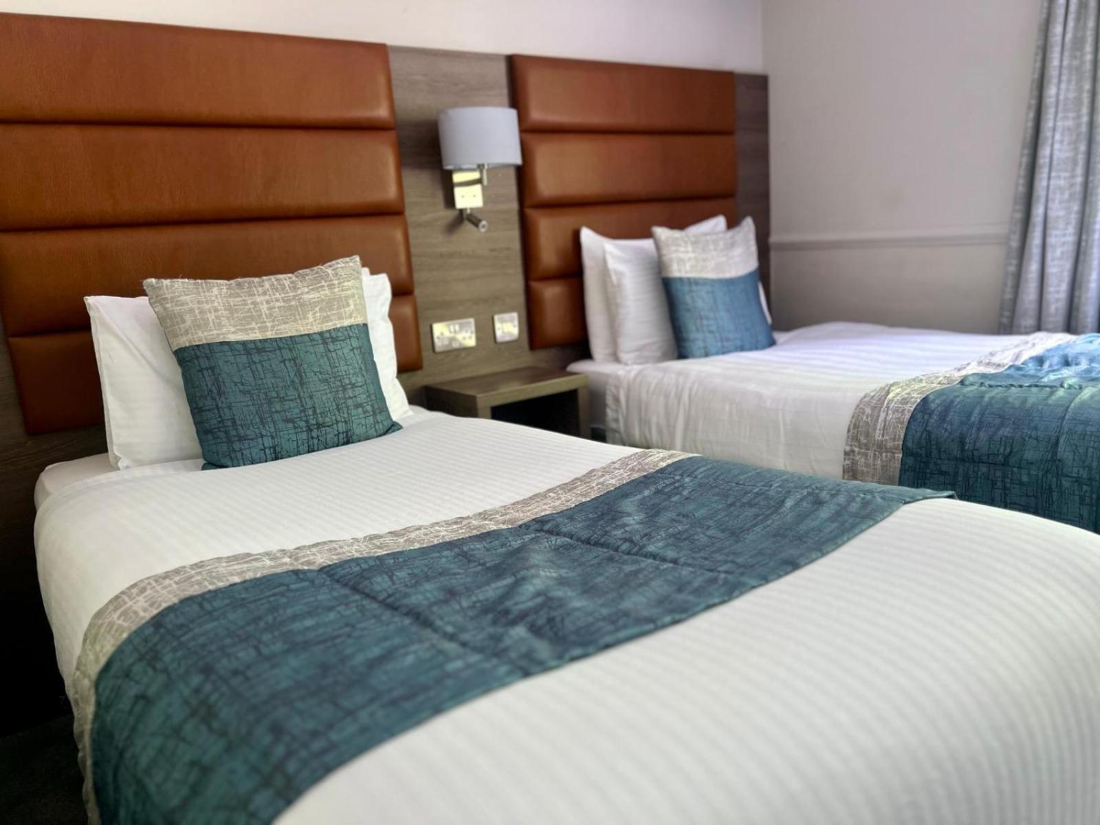 Bushtown Hotel & Spa 科尔雷恩 外观 照片