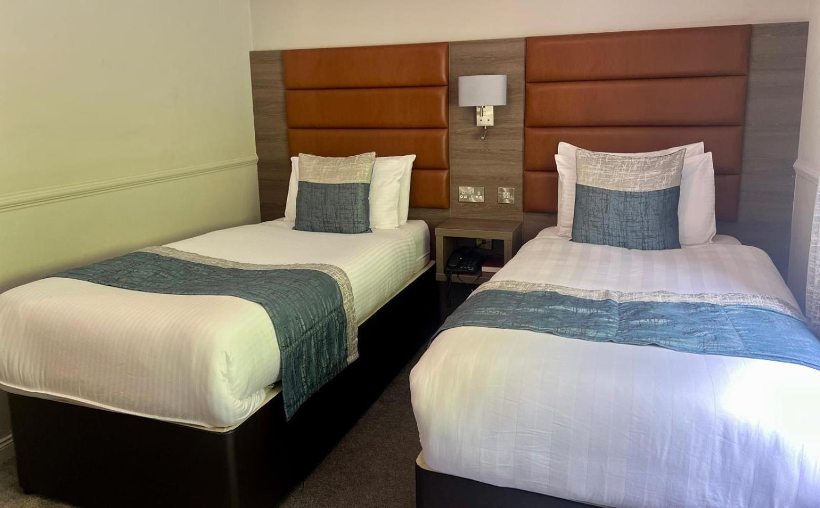 Bushtown Hotel & Spa 科尔雷恩 外观 照片