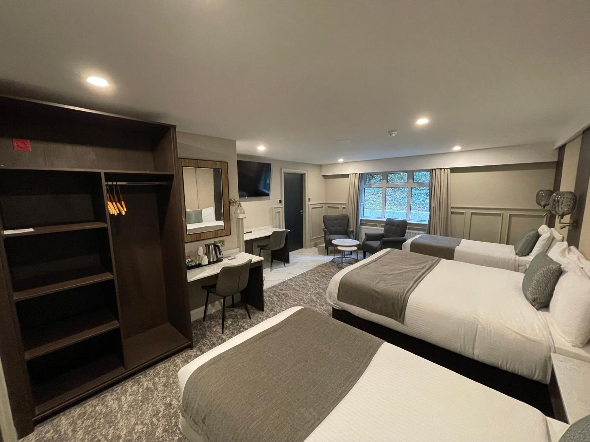 Bushtown Hotel & Spa 科尔雷恩 外观 照片