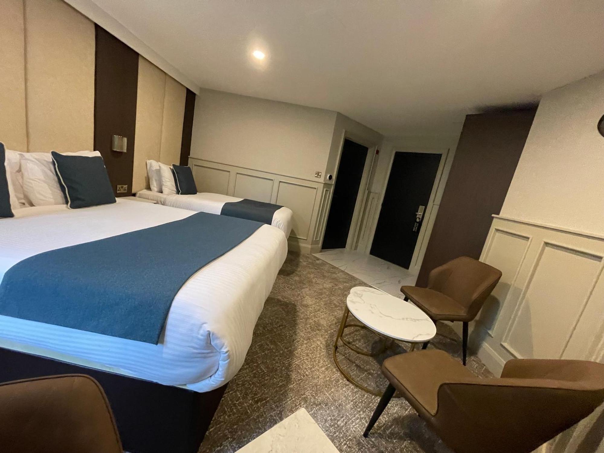 Bushtown Hotel & Spa 科尔雷恩 外观 照片