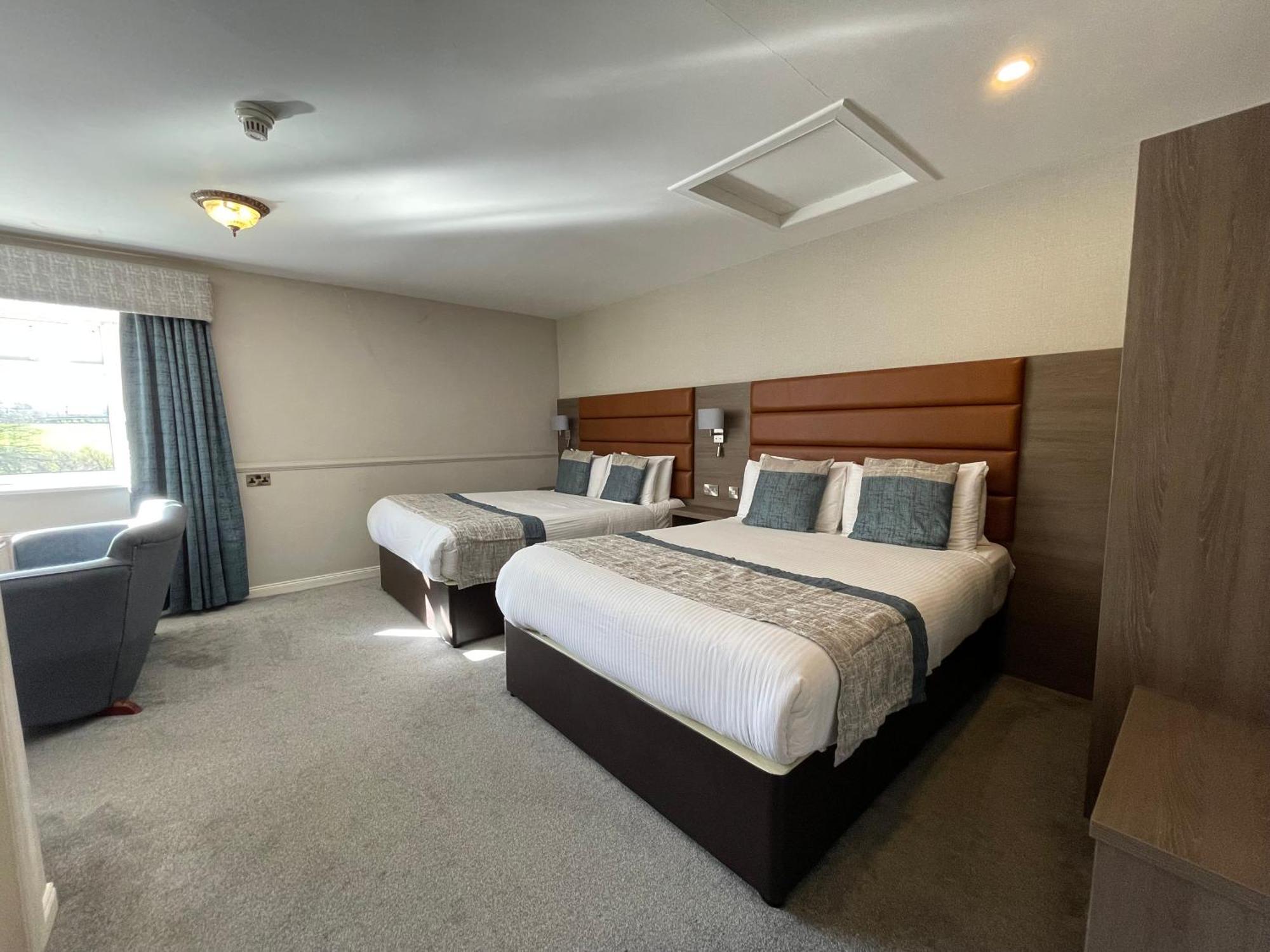 Bushtown Hotel & Spa 科尔雷恩 外观 照片