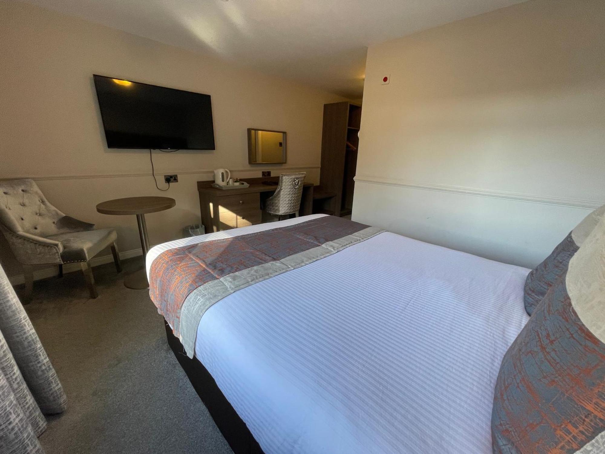 Bushtown Hotel & Spa 科尔雷恩 外观 照片